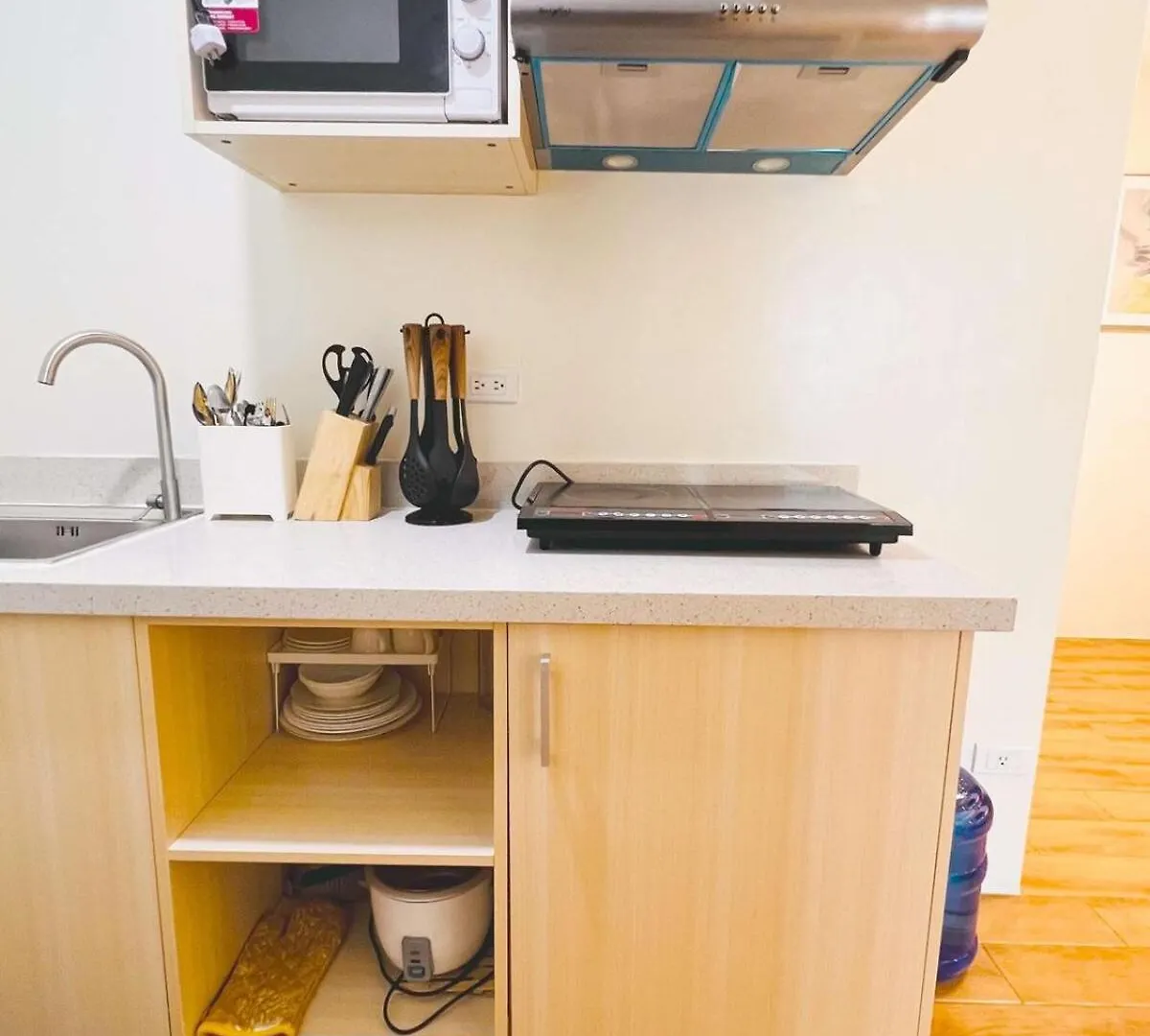 Seawind Condominium 2Bedrooms Near Davao Airport, Sm Lanang, Sasa Wharf, Dusit Thani, Waterfront Insular Hotel, Azuela Cove, Acacia Hotel, Abreeza Mall, Lots 4 Less, Puregold & A Lot More アパート